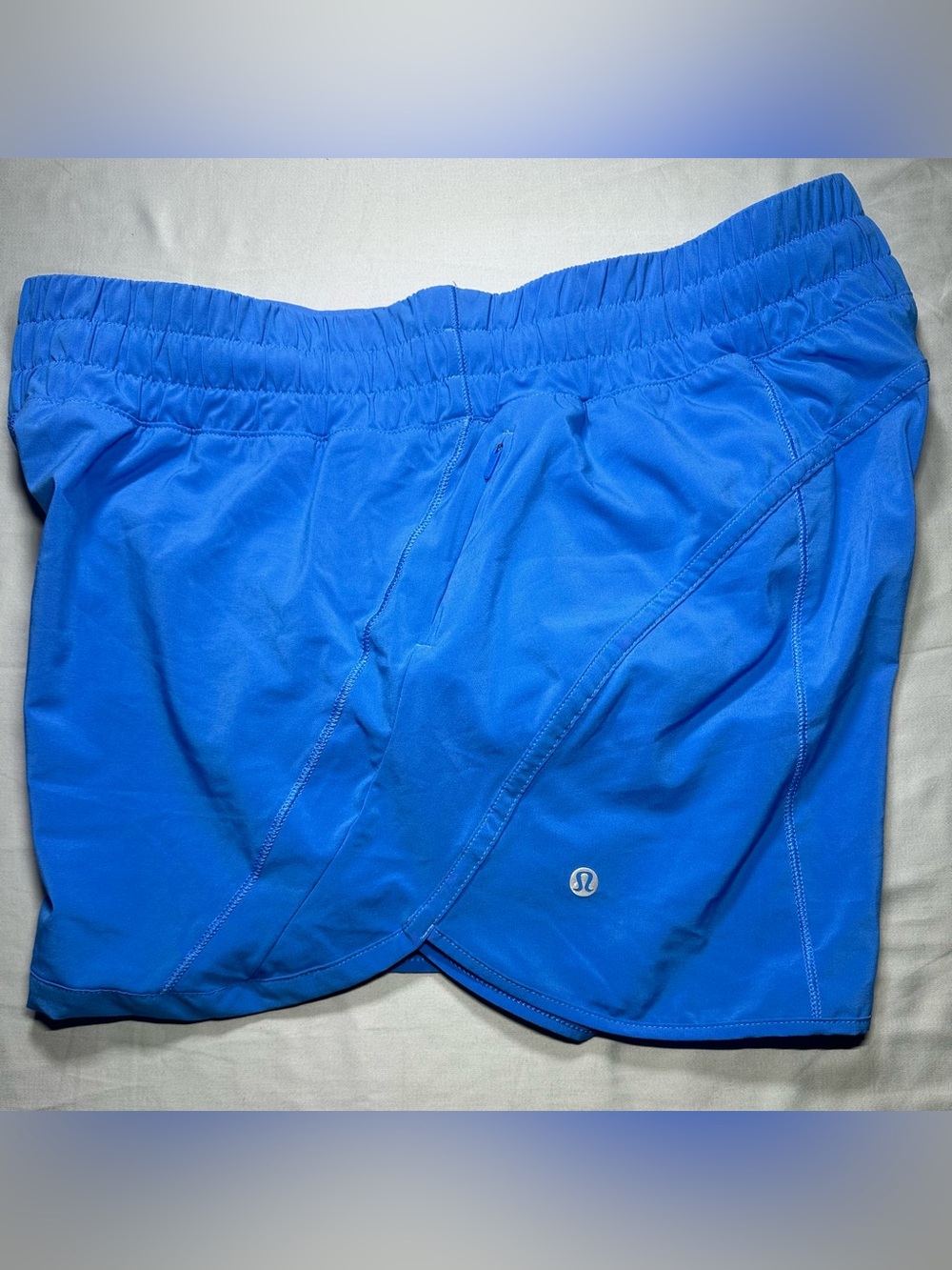 Lululemon athletica beach ball blue Hotty high-rise lined shorts 2.5” - Picture 11 of 13